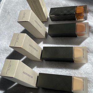 Burberry Matte Glow & Fresh Glow Foundation